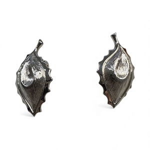Silver-Tone Leaf Clip-On Earrings Metal Alloy 3 cm New